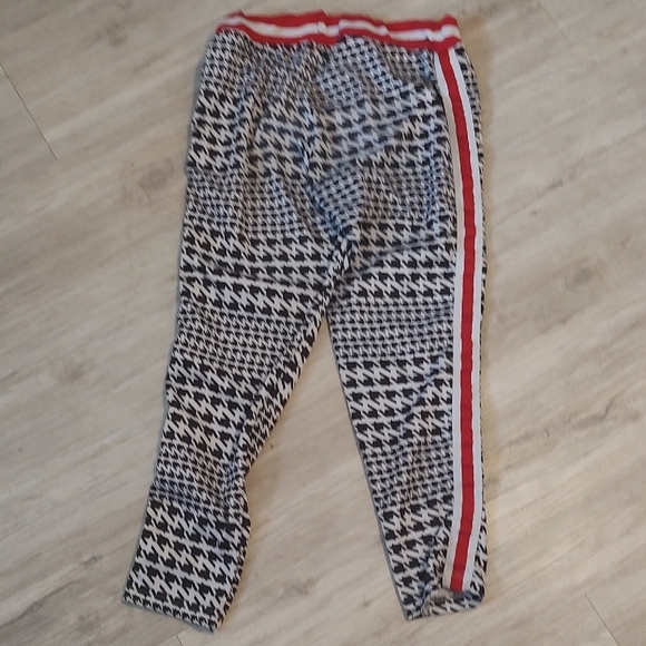 Baby Phat Black and White Houndstooth Leggings with Red Trim Ladies Large - Picture 7 of 9